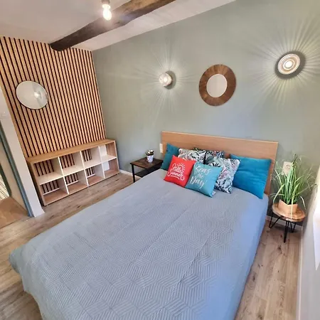 Isteni 2 Akar 6-10 Fo Апартаменты