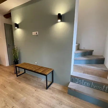 Apartmán Isteni 2 Akar 6-10 Fo