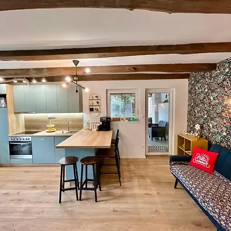 Isteni 2 Akar 6-10 Fo Апартаменты