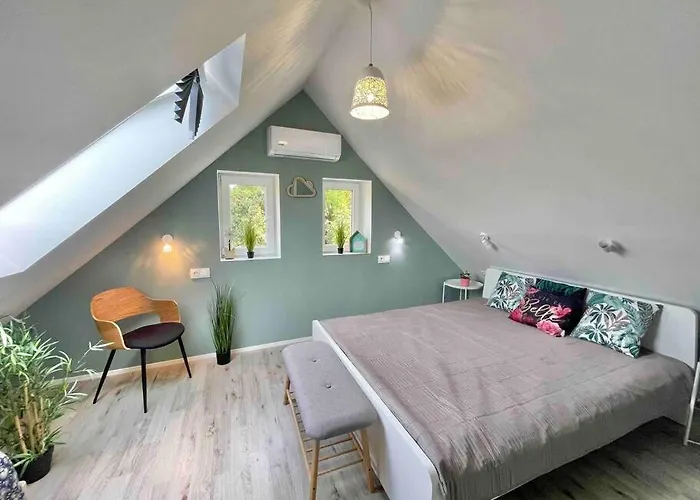 Isteni 2 Akar 6-10 Fo דירה זמראדי